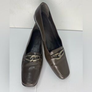 Stuart Weitzman Dark Brown Leather Pump Heel Loafers w Hardware Accent
